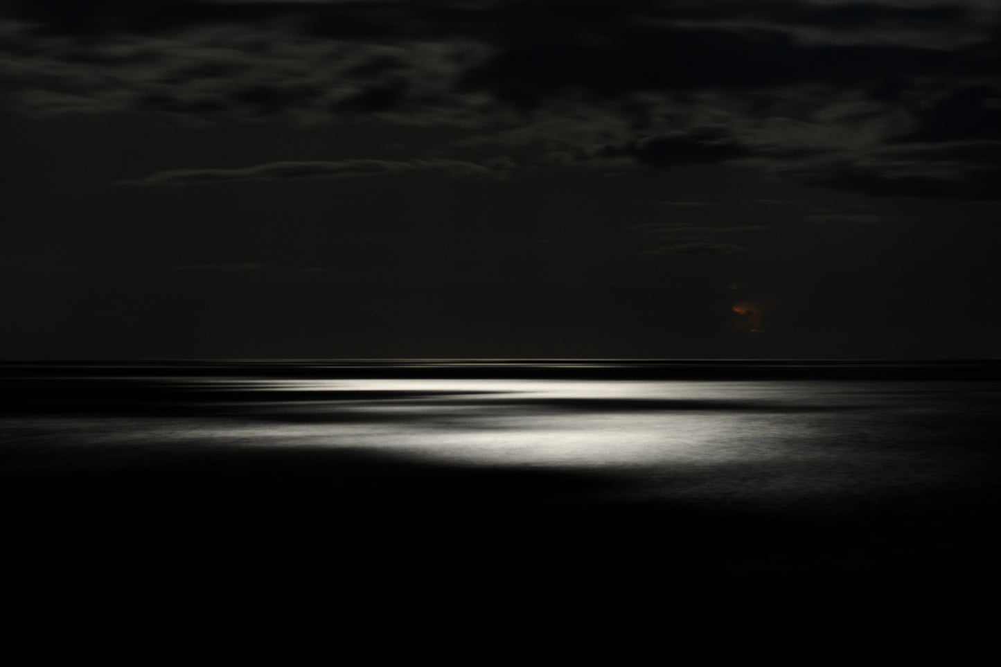 Tyrrhenian Sea, Horizon